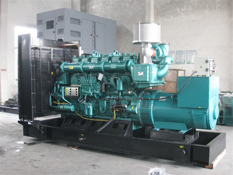 连山200KW 柴油发电机的油耗是多少？